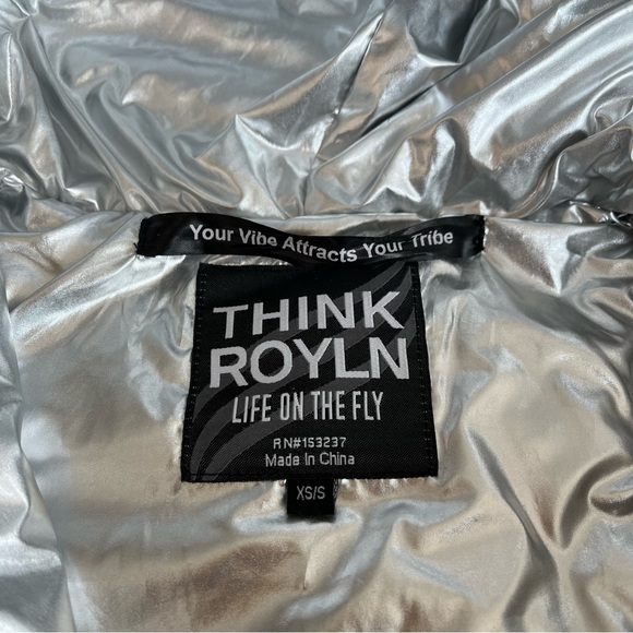 Floral Puffer Poncho, szXS/S - Picture 4 of 5